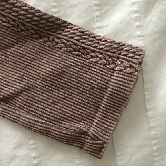 Brand new OFFLINE by Aerie top - Picture 5 of 8